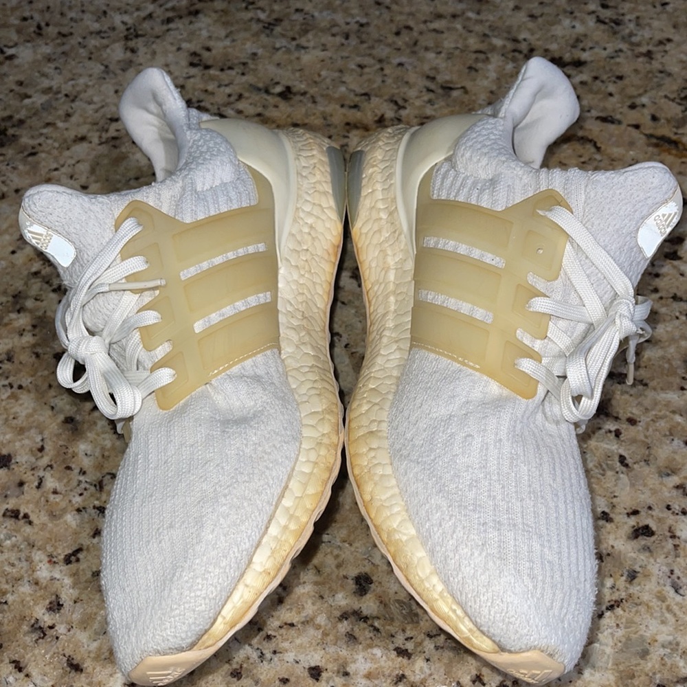 🌟Adidas UltraBoost - Picture 2 of 9